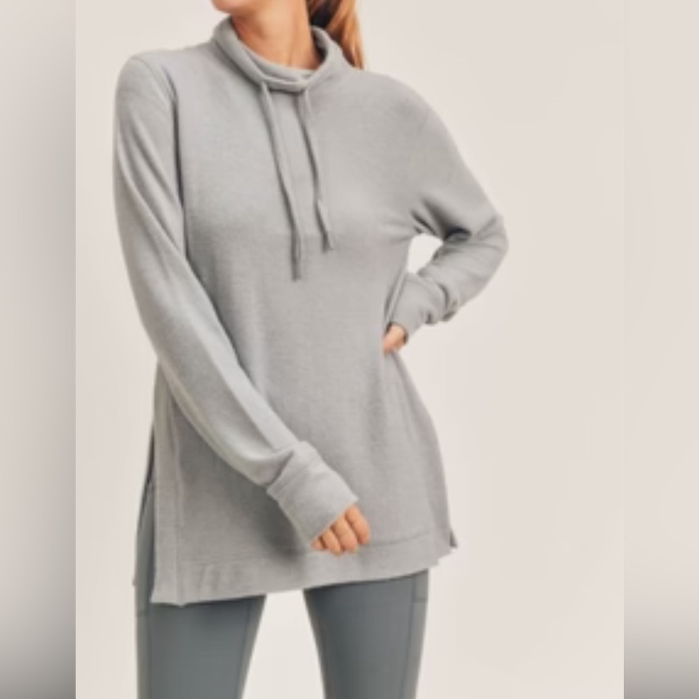Mono B size 1XL 
Fuzzy Cowl Neck Pull Over Grey